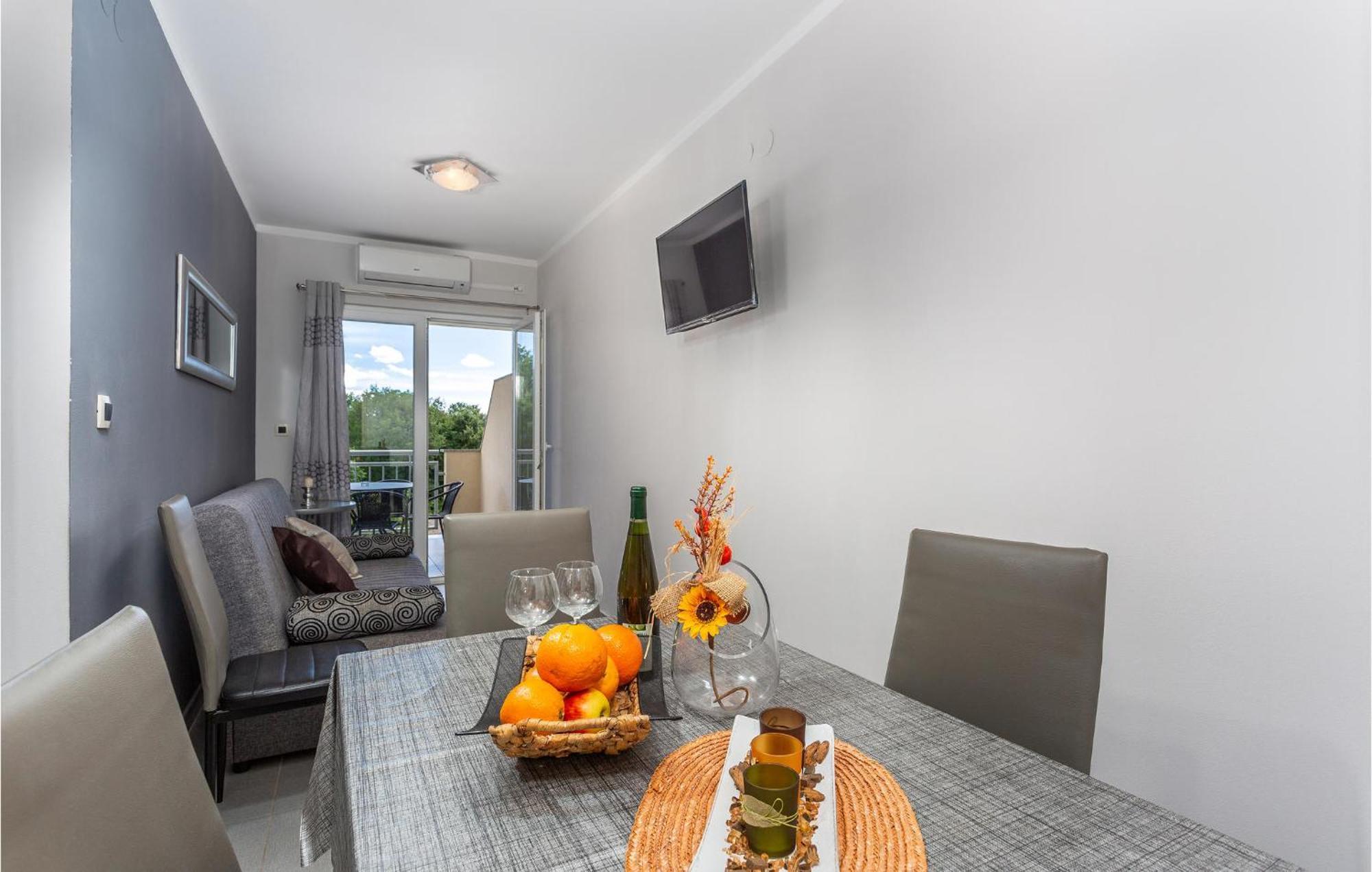 Beautiful Apartment In Pinezici With Wifi Esterno foto