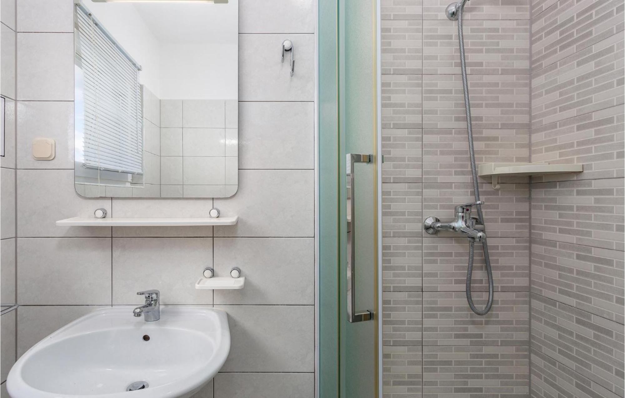 Beautiful Apartment In Pinezici With Wifi Esterno foto