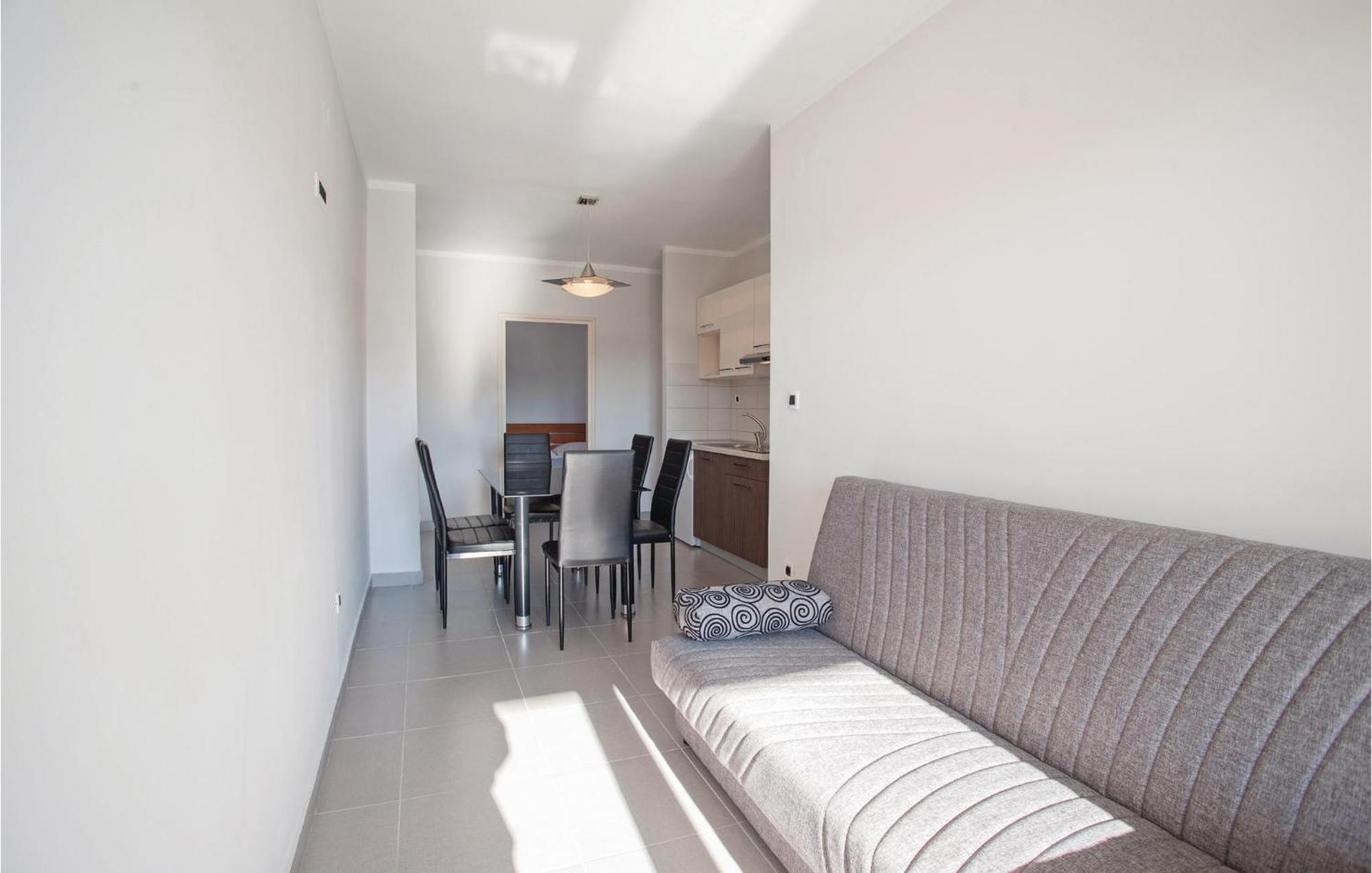 Beautiful Apartment In Pinezici With Wifi Esterno foto